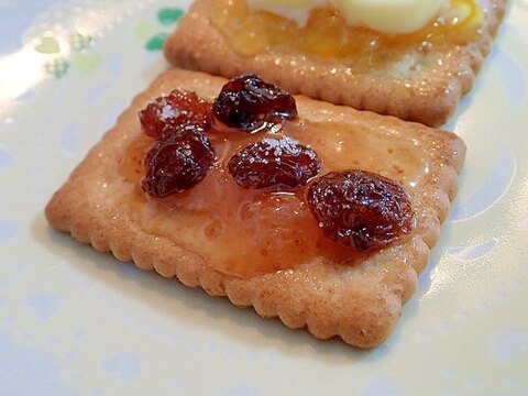 いちじくジャムとレーズンの焼きココナッツサブレ